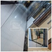 玻璃門(mén)上的頑固水漬如何清洗干凈？用納米海綿